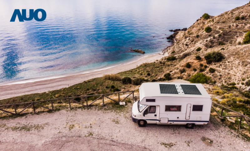 「可撓輕量化太陽光電板SunCurva」使用輕量特殊耐候型複合板取代傳統太陽能板的玻璃前板，不僅降低70%重量，每米平方僅3Kg；具有抗衝擊性能及通過電磁相容性測試，可應用於交通運輸工具，如露營車、遊艇等